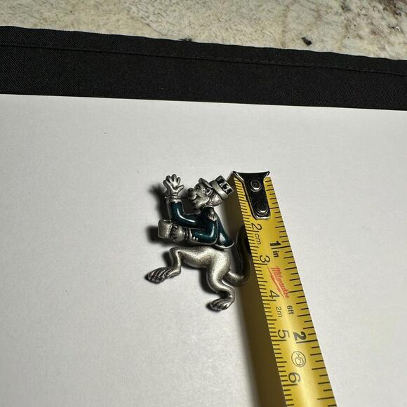 Signed Danecraft Adorable Jointed Performing Monkey Brooch Pin Pewter Tone - Picture 3 of 6